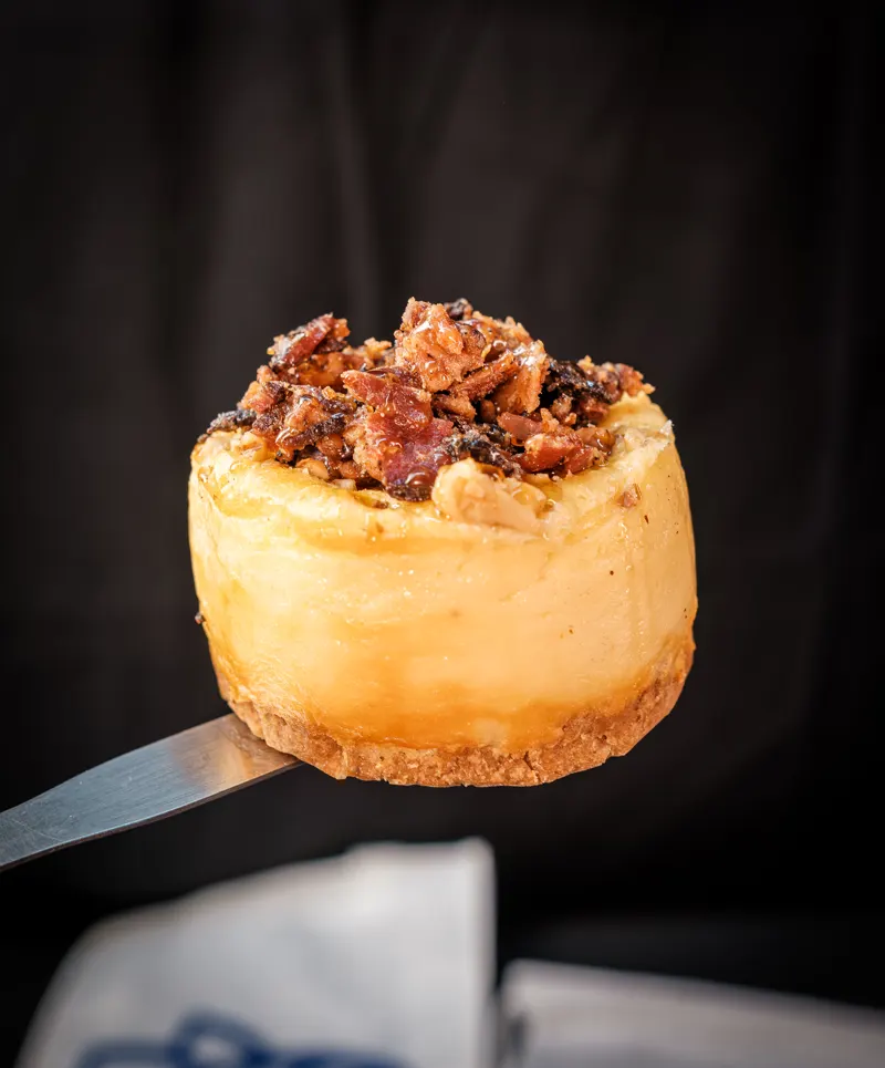Cheesecake con caramelo y nuez